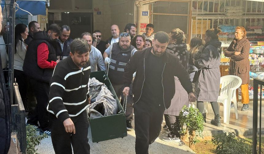 Yakınlarına mesaj attı, evinde bir kadınla ölü bulundu