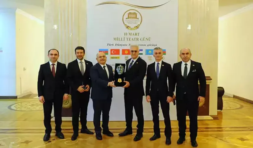 Tamer Karadağlı, Azerbaycan'da ‘Sanatkar Madalyonu’ ödülünü aldı