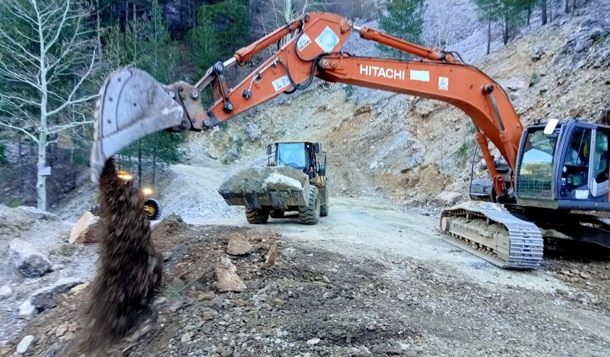Alanya yollarında kış mesaisi sürüyor