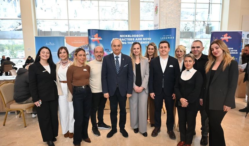 Kepez'de iş arayanlarla işverenler aynı çatı altında buluştu