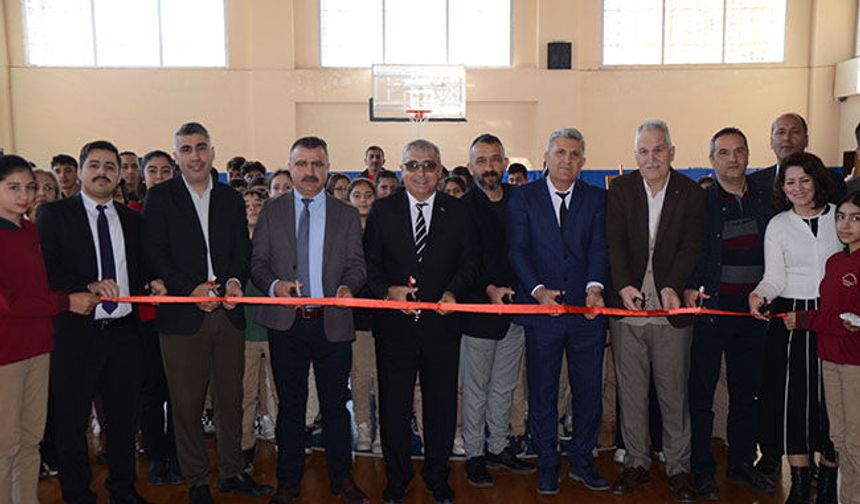 Serik'te ebru-hat ve naht sanatı sergisi