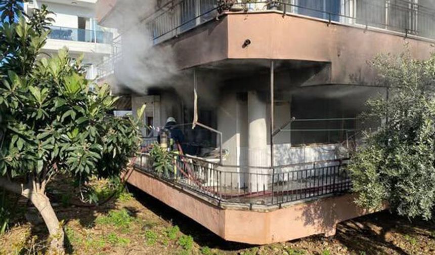 Serik'te korkutan ev yangını