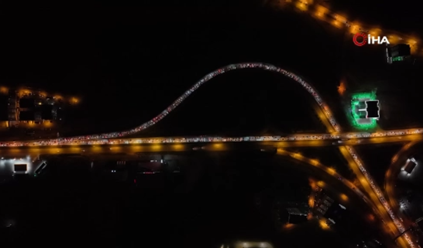 Tatil dönüşü: Araç kuyruğu 40 kilometreyi aştı