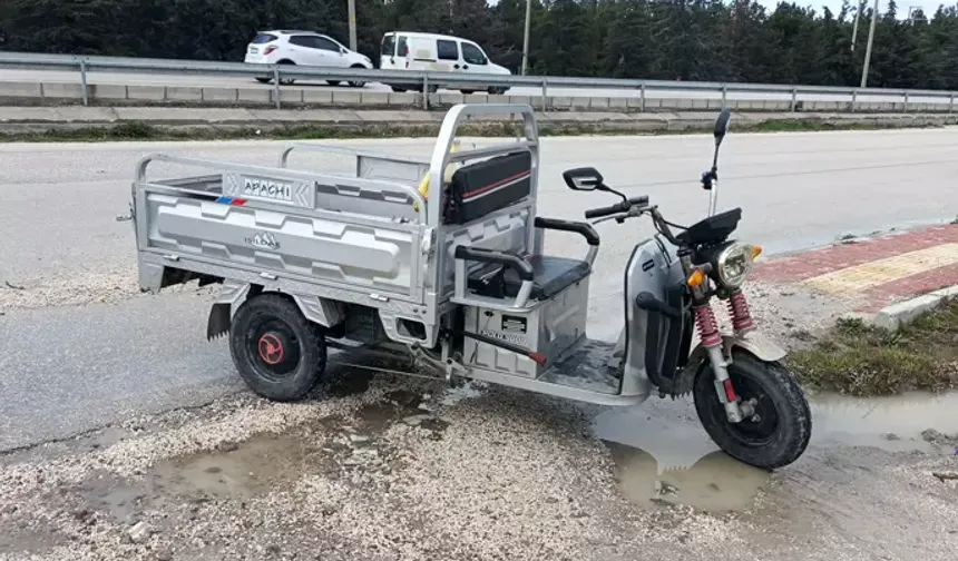 Burdur'da üç tekerli motosiklet kasasından düşen kişi yaralandı