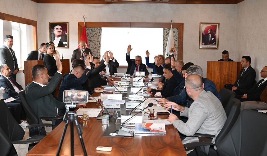 Başkan Topaloğlu: Yollardaki kazılar altyapı kurumlarına ait