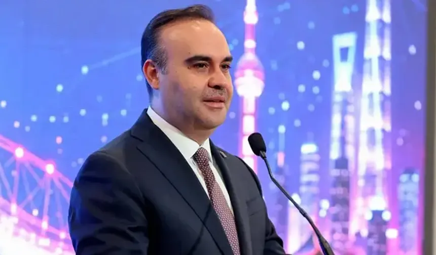 Bakan Kacır: Gençlerimiz yine göğsümüzü kabarttı
