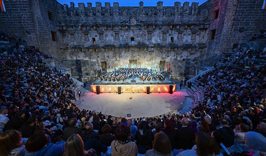 'Kökten Geleceğe Maarif Yolcuları' temasıyla konser