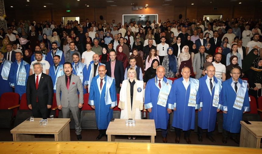Akdeniz Üniversitesi’nde mezuniyet coşkusu başladı