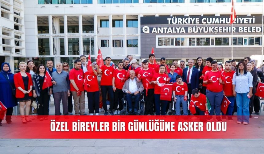 Özel bireyler bir günlüğüne asker oldu