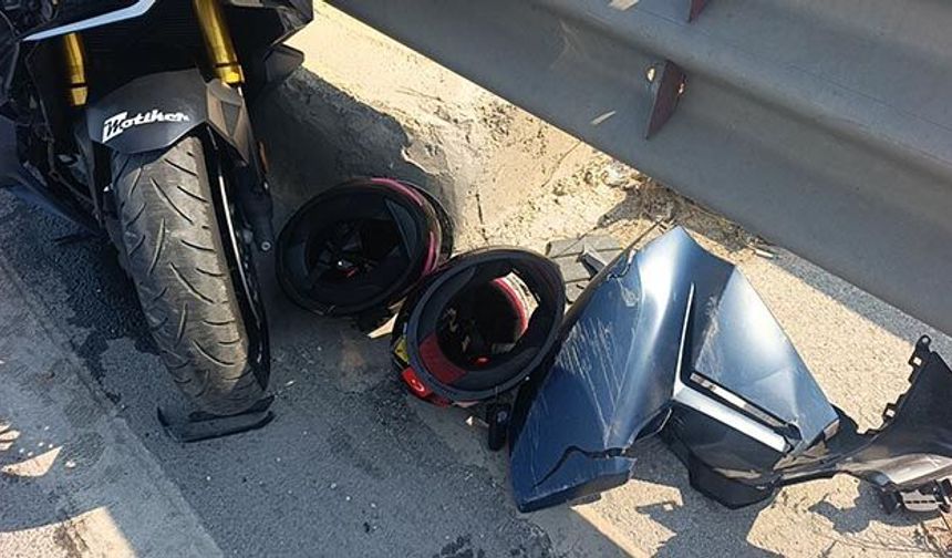 Manavgat'ta motosiklet ve otomobil çarpıştı: 2 kişi yaralandı