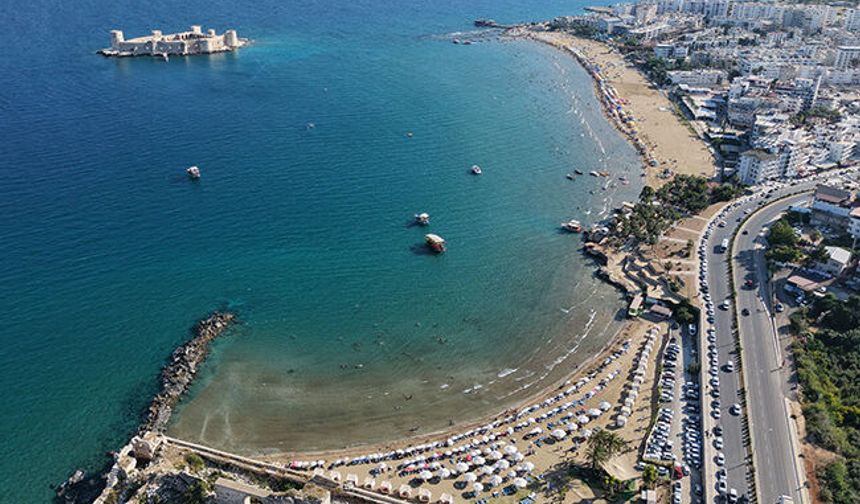 Mersin'de sahiller doldu