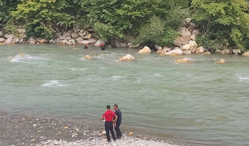 Çayda kaybolan Ahmet aranıyor