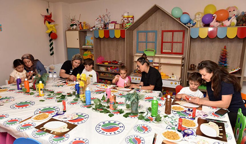 Kepez'de minikler hem eğleniyor hem de el becerilerini geliştiriyor