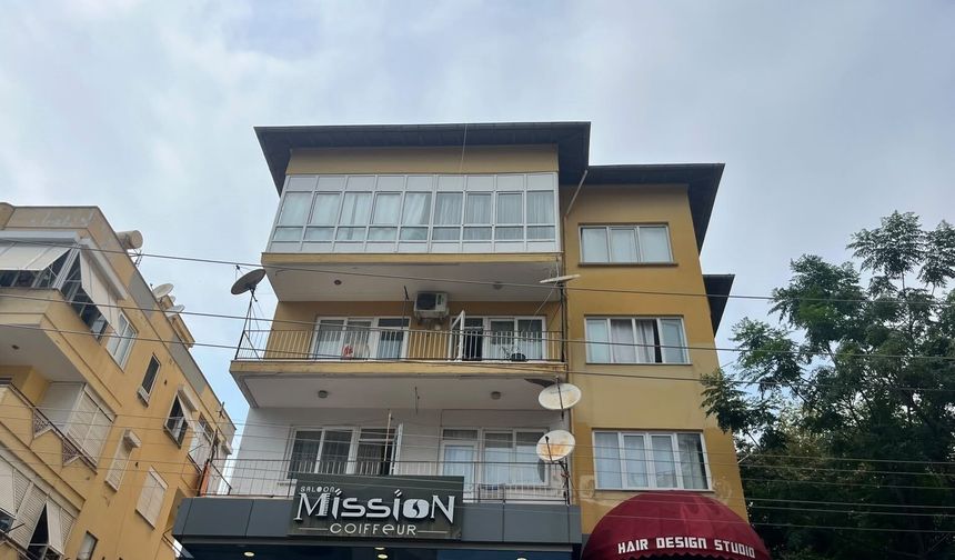 Alanya'da balkonda çıkan yangın paniğe neden oldu