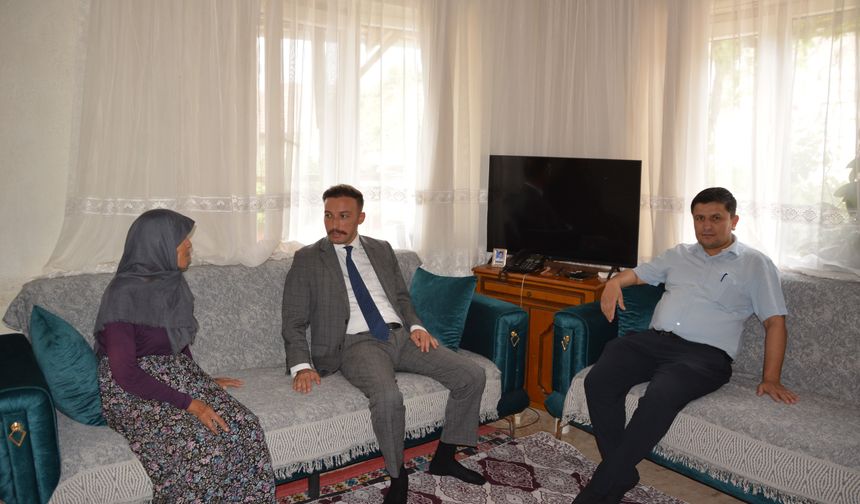 Başsavcı Ozan Kapıcı, şehit annesini evinde ziyaret etti