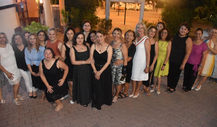 Adliyecilerden unutulmaz veda gecesi