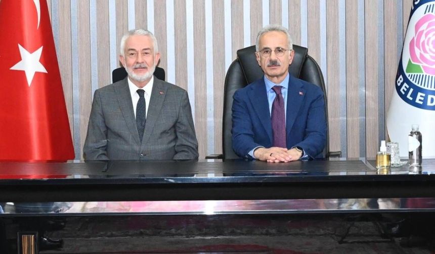 Bakan Uraloğlu: Milli elektrikli trenin seri üretimine yıl sonu itibarıyla başlayacağız