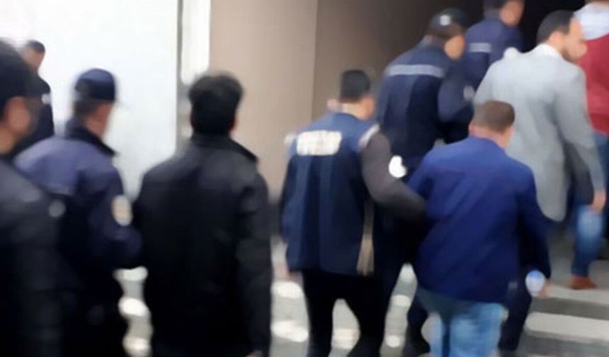 Sosyal medya fenomenlerine 10 ilde operasyon: 10 gözaltı